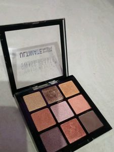 Swiss Beauty Ultimate Eyeshadow Palette