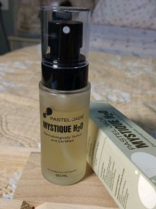 Faces Canada Strobe Cream &amp; Pastel jade mystique