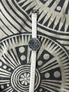 Stylish White Leather Strap Watch