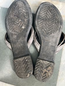 Stylish Black Flip-Flop Sandals