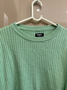 Cropped Ribbed Knit Sweater