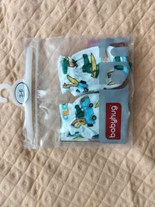 Babyhug Cute Cartoon Print mittens and socks (3-6