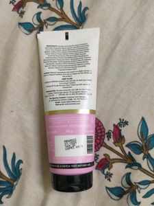 Dr Sheth's sunscreen and Facewash Combo