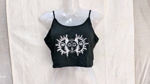 18286. Unique Sun &amp; Moon Graphic Crop Top