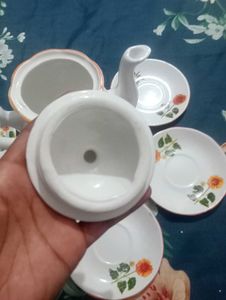 New Ceramic Tea Pot And 5 Plates