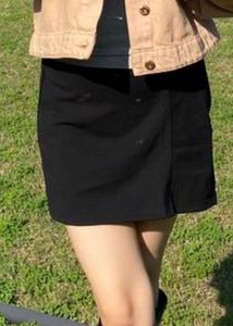 Chic Black Mini Skirt