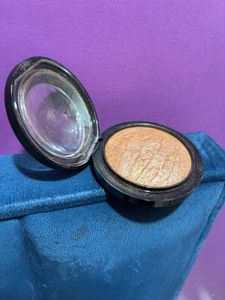 M·A·C Multi-Mineral Complex