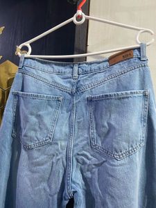 Chic Women's Light Blue Bootcut Denim Jeans