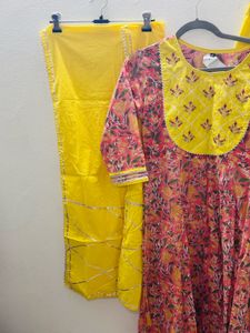 Hello And Pink Suit Set