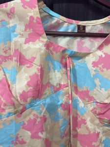 Chic Floral Print Cropped Blouse