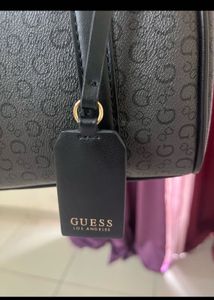 Authentic Guess Satchel Bag With Freebie ba❤️