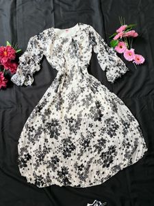 Chic Floral Print Pleated Dress