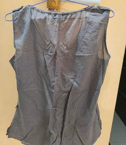 Chic Sleeveless Grey Top