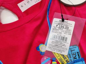 Cute pink T-Shirt with Pocket Design