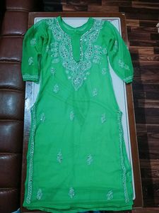 chikankari kurti