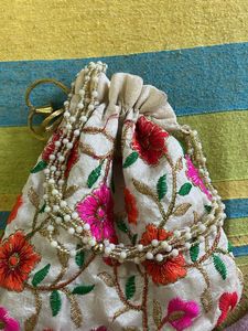 Floral Embroidered Drawstring Pouch