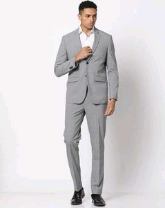 Stylish Grey Suit - Perfect for Any Occasion