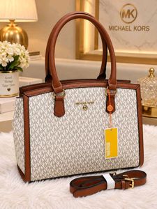 MICHAEL KORS TOTE HANDBAG* WITHOUT BOX FIX PRICE