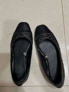 Black Ballet Flats