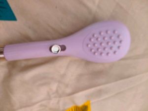 Pink comb self cleaning