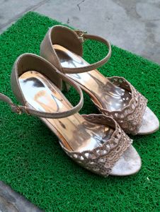 Golden Colour Beautiful Heel And Suit