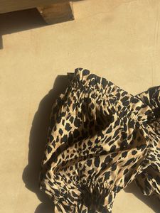 Leopard Print Puff Sleeve Crop Top