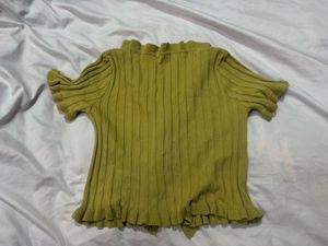 Cute Ruffled Green Knit Top