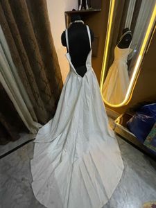 Elegant White Bridal Lehenga with Beaded Belt