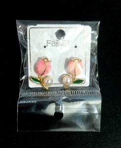 Cute Tulip Pearl Earrings