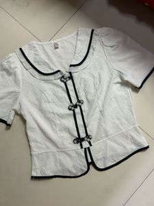 Chic White &amp; Black Trimmed Blouse