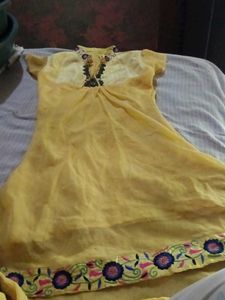 Elegant Yellow Kurta Set size m
