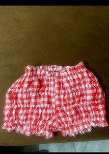 Ruffle straight leg shorts