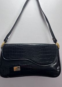 Chic Croc Embossed Shoulder Bag