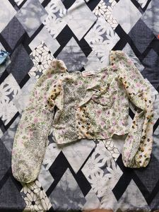 Floral Print Ruffled Sleeve Top