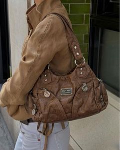 chic brown city shoulder bag