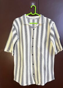 Zara Men's Short Sleeve Zigzag Pattern Shirt