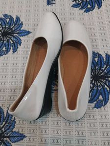 White Ballerinas - Classic & Chic
