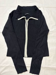 Women’s Black Ribbed Knit Zip-Up Cardigan