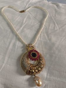 Elegant Pearl Necklace with Statement Pendant