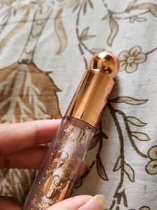 Sparkling Lip Gloss - Add Shine &amp; Glamour