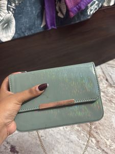 Shiny Green Chain Clutch