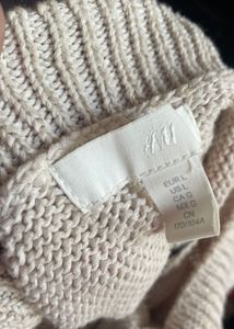 Sale✨H&amp;M Beige Boxy Sweater Vest🤍🌸