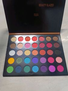 BRAND NEW EYESHADOW PALLETE 35 COLOURS..