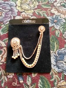 Elegant Pearl &amp; Rhinestone Brooch