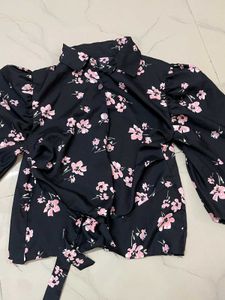 Chic Floral Print Tie-Front Blouse
