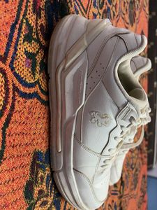 White Sneakers of red tape