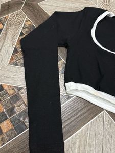 Black Cropped Long Sleeve Top