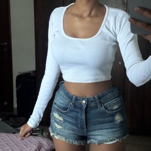 white scoop neck full sleeves fitted top