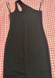Chic Black One-Shoulder Cut-Out Dress🖤
