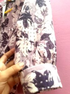 Beautiful Floral Top 💜